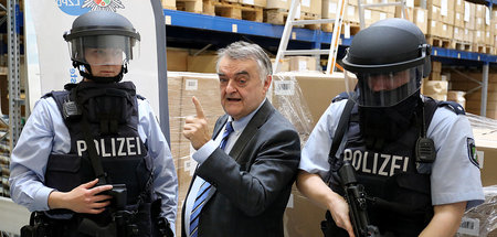 Für Innenminister Herbert Reul (CDU) kann die Polizei nicht genu... Für Innenminister Herbert Reul (CDU) kann die Polizei nicht genu...