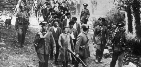 Von der Guardia Civil gefangene Revolutionäre in Branosera (Okto... Von der Guardia Civil gefangene Revolutionäre in Branosera (Okto...