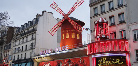 Mit rotem Licht, aber kein Bordell: Das Moulin Rouge in Paris
