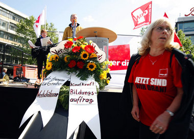 Die Gewerkschaften werfen »Rot-Rot« vor, Totengräber der Bildung...