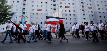 Neonazis marschieren anlässlich des 31. Todestags von »Führerste...