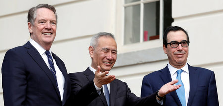 Chinas Vizepremier Liu He (M.) versucht gleichgewichtige Handels... Chinas Vizepremier Liu He (M.) versucht gleichgewichtige Handels...