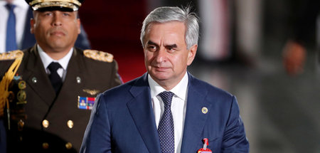 Der Präsident Abchasiens, Raul Chadschimba, auf dem Weg zur Amts... Der Präsident Abchasiens, Raul Chadschimba, auf dem Weg zur Amts...
