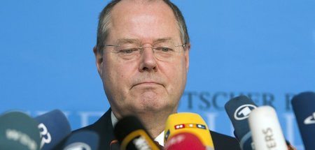 Der ehemalige Bundesfinanzminister Peer Steinbrück (SPD) ließ di...