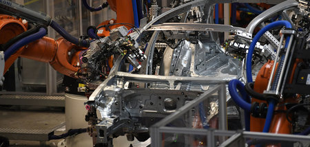 Die Produktion des VW-Passat im Werk Emden (Niedersachsen) soll ... Die Produktion des VW-Passat im Werk Emden (Niedersachsen) soll ...