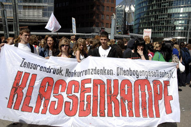 Gesundes Selbstbewußtsein. Die Teilnehmer an den Aktionen ließen... Gesundes Selbstbewußtsein. Die Teilnehmer an den Aktionen ließen...