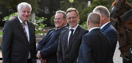 Bundesinnenminister Horst Seehofer (CSU) neben Dieter Romann (v....