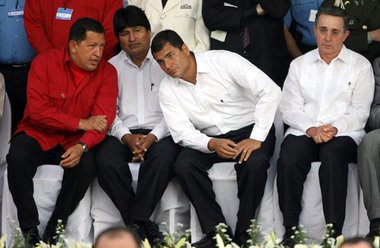 Chávez, Morales, Correa – Kolumbiens Präsident Uribe (re.) bleib... Chávez, Morales, Correa – Kolumbiens Präsident Uribe (re.) bleib...