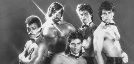 Gern mit Fliege und Manschetten, die Chippendales: »Strip, Sex a...