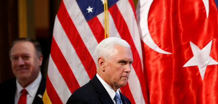 US-Vizepräsident Michael Pence und Außenminister Michael Pompeo ...