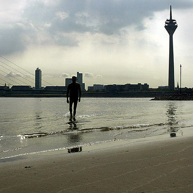 In Düsseldorf kann man auch prima ins Schwimmen kommen