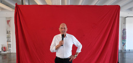 Was gibt es da zu lachen? Wolfgang Tiefensee, Vorsitzender der S...