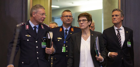Nato_Verteidigungsmi_63118004.jpg