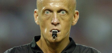 War an der Pfeife am besten: Pierluigi Collina bei der EM 2004