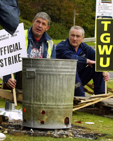 TGWU-Streik am Airport Gatwick im Jahr 2004. Zwei Jahre zuvor wa... TGWU-Streik am Airport Gatwick im Jahr 2004. Zwei Jahre zuvor wa...