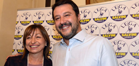 Matteo Salvini (r.) mit der Kandidatin der Rechten für die Regio...