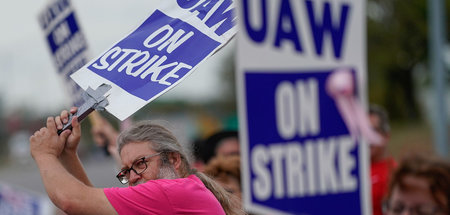 Arbeiterproteste vor den Toren von General Motors in Kentucky (1...