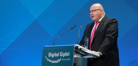 Wieder ein Gipfel – Bundeswirtschaftsminister Peter Altmaier (CD...