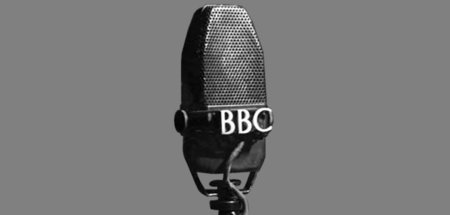 Mit »sachlichem Stil« gegen Nazipropaganda: Mikrofon der British...