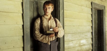 Für W. P. Inman (Jude Law) bekommen ein Buch und ein Foto von se...