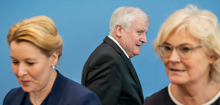Die Bundesministerinnen Franziska Giffey (Familie; l.) und Chris