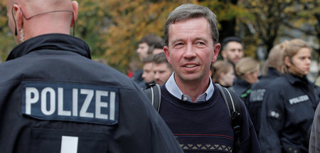 Bernd Lucke vor der Uni Hamburg (16.10.)