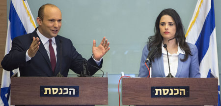 Naftali Bennett (l.) und Ayelet Shaked spalten sich von der rech