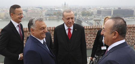 Enge Beziehungen: Ungarns Premier Orban und sein Amtskollege Erd