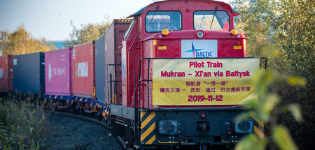 Der erste chinesische Zug auf der »neuen Seidenstraße« erreicht ...