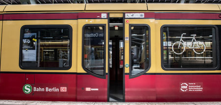 Einstieg in den öffentlichen Nahverkehr: Der Berliner Senat öffn...