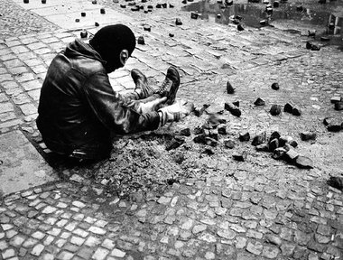 Geschichte ist ein Mosaik: Szene auf der Mainzer Straße 1990