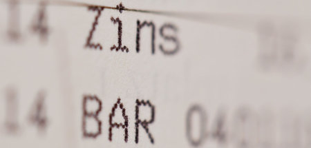 Sparbuch: Geht es nach den Banken, kann der Begriff »Zins« demnä...