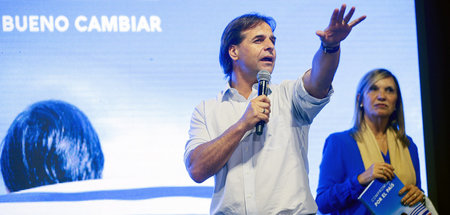 RTX79NZZ.jpg