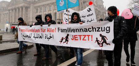 Familien zusammenführen: Demonstration von Geflüchteten in Berli...