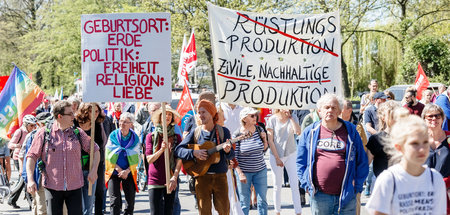 Ostermarsch 2019 in Hamburg unter dem Motto »Abrüsten statt aufr...