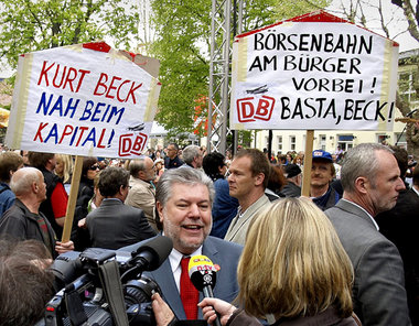 Noch am 1.Mai behauptete SPD-Chef Kurt Beck in Mainz, daß es mit... Noch am 1.Mai behauptete SPD-Chef Kurt Beck in Mainz, daß es mit...