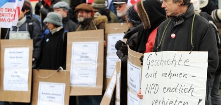 Mahnwache mit VVN-BdA-Beteiligung vor dem bayerischen Innenminis...