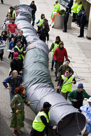 Nehmt die Pipeline zurück! »Shell-To-Sea«-Aktion im März vor der... Nehmt die Pipeline zurück! »Shell-To-Sea«-Aktion im März vor der...