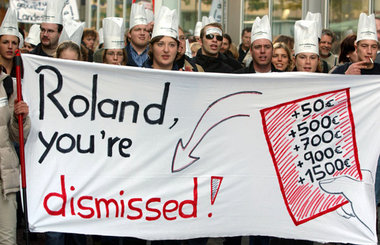 »Roland, du bist entlassen!« – Protestaktion in Frankfurt am Mai... »Roland, du bist entlassen!« – Protestaktion in Frankfurt am Mai...