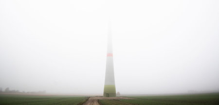 Windrad_im_Nebel_63477906(1).jpg