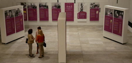 Blick in die Ausstellung im Wiesbadener Landtag