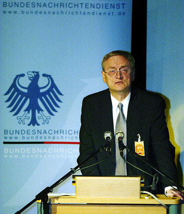 Für den ehemaligen BND-Chef August Hanning wird es jetzt eng Für den ehemaligen BND-Chef August Hanning wird es jetzt eng
