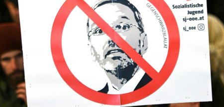 Protest des Bündnisses »Linz gegen Rechts« gegen den Burschenbun... Protest des Bündnisses »Linz gegen Rechts« gegen den Burschenbun...