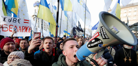 Ukrainische Nationalisten protestierten am Sonntag in Kiew gegen...