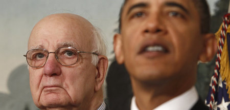 Paul Volcker war der Mann im Hintergrund. Vorne Expräsident Bara...