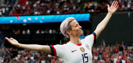 Prominente Ausnahme: US-Fußballerin Megan Rapinoe erledigte Comi... Prominente Ausnahme: US-Fußballerin Megan Rapinoe erledigte Comi...
