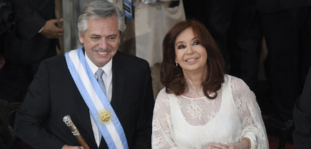 Alberto Fernandez (l), neuer Präsident von Argentinien, und die 