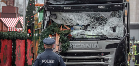 Zum Mordwerkzeug gemacht. Der Lastwagen, der über den Weihnachts...