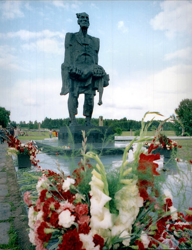 Bronzeskulptur in Chatyn Bronzeskulptur in Chatyn