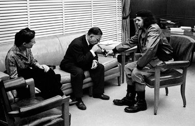 Besuch von Jean-Paul Sartre und Simone de ­Beauvoir im Büro von ...